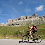 Dolomites Base Camp Olympia מלון אראבה