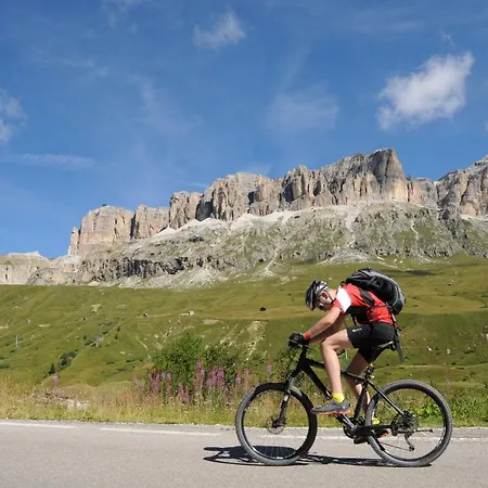 Dolomites Base Camp Olympia Szálloda Arabba