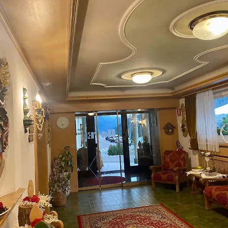 Dolomites Base Camp Olympia 3* アラッバ