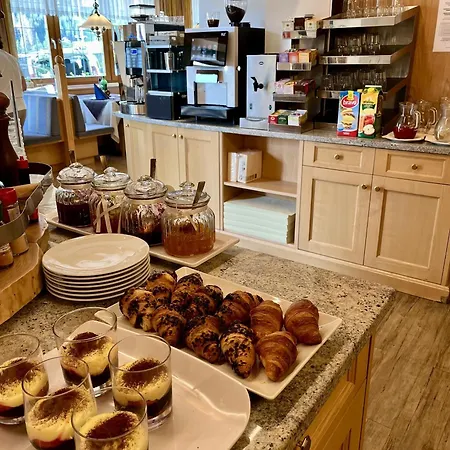 Dolomites Base Camp Olympia 3* アラッバ