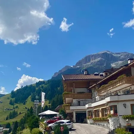 Hotel Dolomites Base Camp Olympia 3*