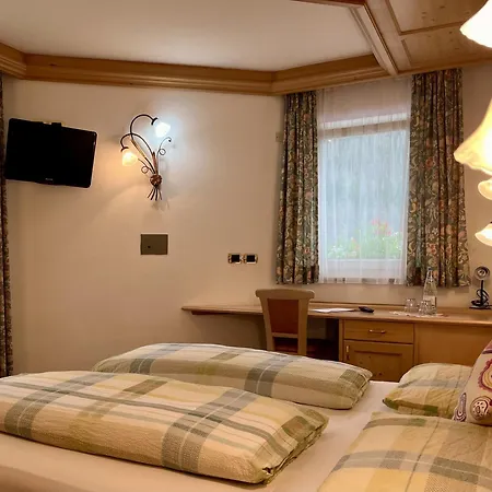 Dolomites Base Camp Olympia ホテル 3*
